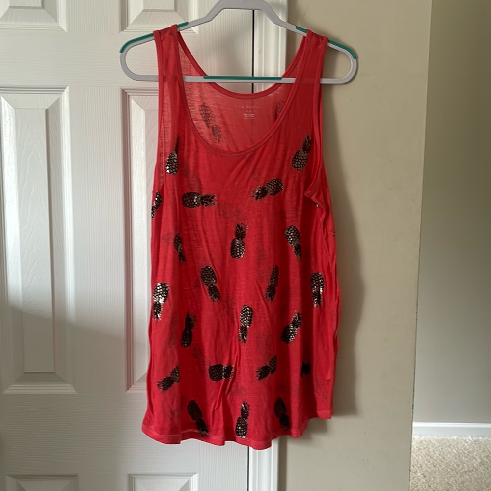 Woman’s 14/16 pineapple tank top
